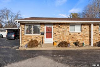 420 Brentwood Rd Unit 201, Morton, IL 61550