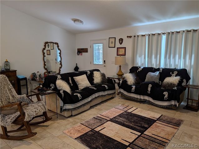 9711 S Berkshire Avenue, Inverness, FL 34452