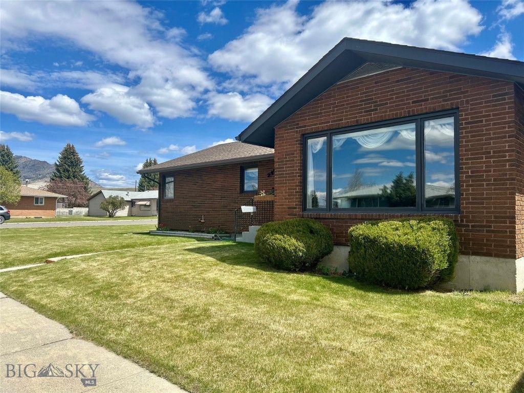 2406 Gladstone, Butte, MT 59701