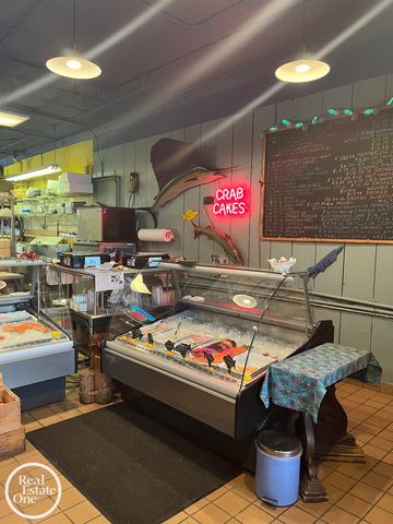 19531 Mack Avenue Avenue, Grosse Pointe Woods, MI 48236