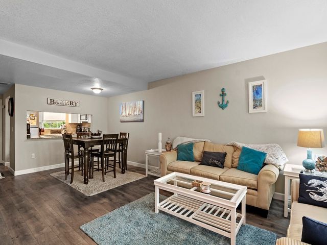 1901 Indian River Boulevard 201A, Vero Beach, FL 32960