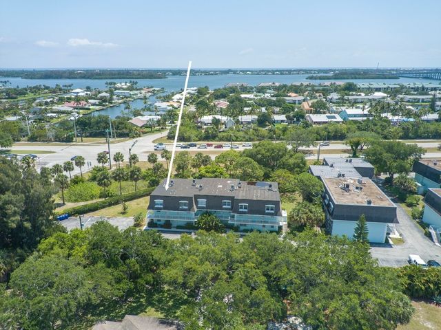 1901 Indian River Boulevard 201A, Vero Beach, FL 32960