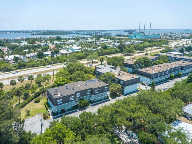 1901 Indian River Boulevard 201A, Vero Beach, FL 32960