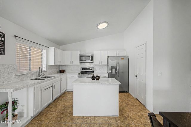 8552 W MEADOWBROOK Avenue, Phoenix, AZ 85037