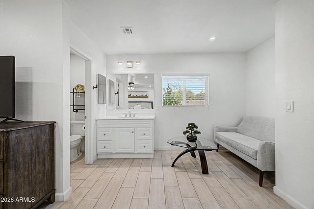 8552 W MEADOWBROOK Avenue, Phoenix, AZ 85037