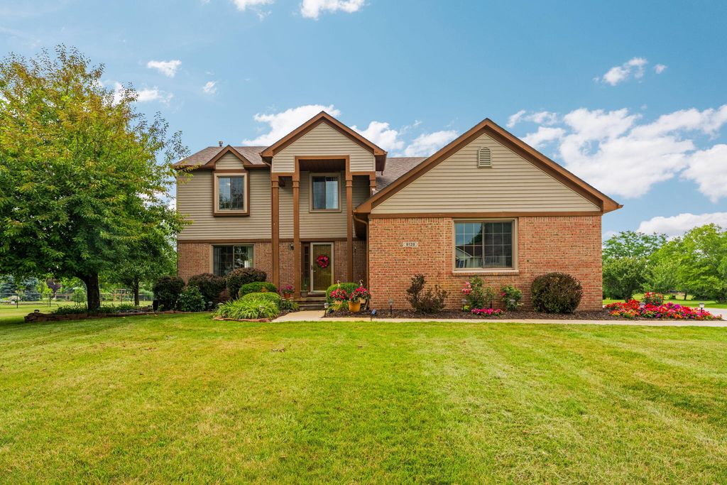 9128 Meadow View Lane, York Twp, MI 48176