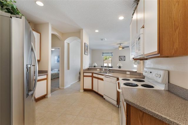 36300 GRAND ISLAND OAKS CIRCLE, Grand Island, FL 32735