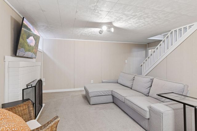 2031 Hampshire Avenue S, Saint Louis Park, MN 55426