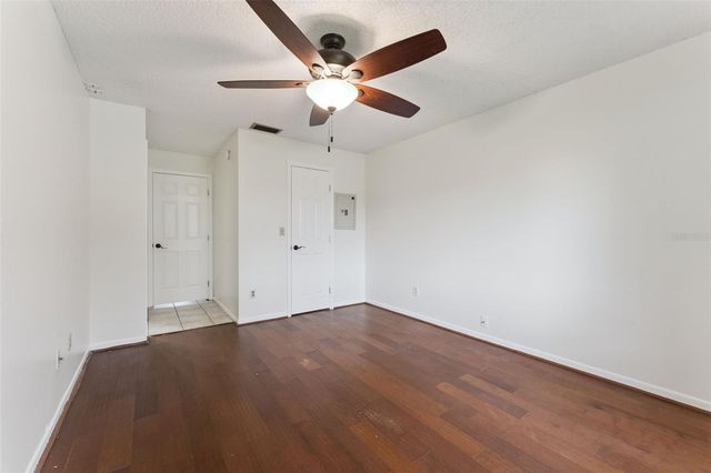 2142 KENDALL COURT, Deltona, FL 32738
