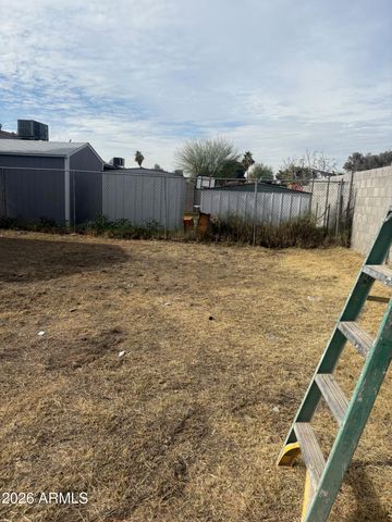 8048 W HAZELWOOD Street, Phoenix, AZ 85033