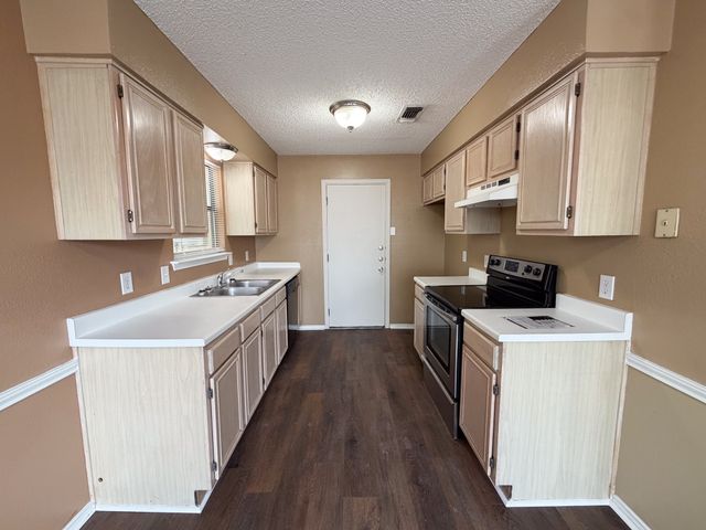 921 Park Place Boulevard, Midlothian, TX 76065