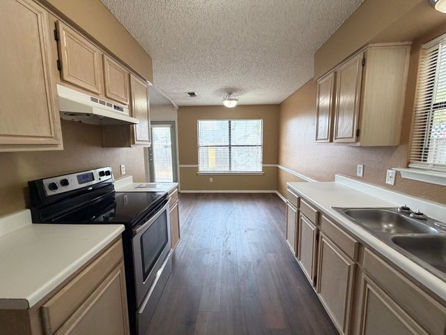 921 Park Place Boulevard, Midlothian, TX 76065