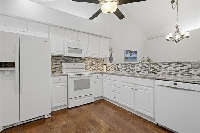 2132 Carefree Circle 10, Marietta, GA 30062