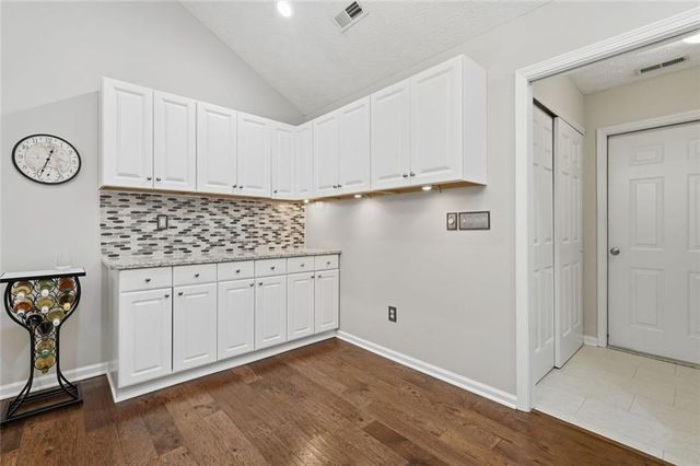 2132 Carefree Circle 10, Marietta, GA 30062
