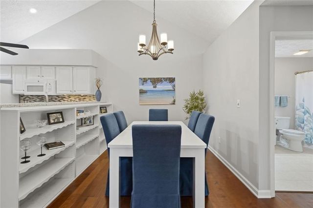 2132 Carefree Circle 10, Marietta, GA 30062