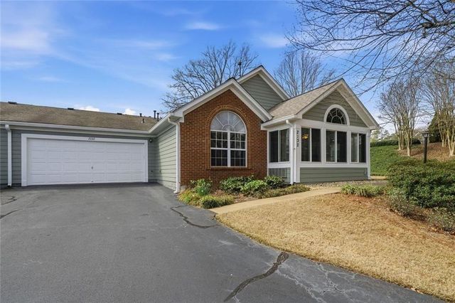 2132 Carefree Circle 10, Marietta, GA 30062