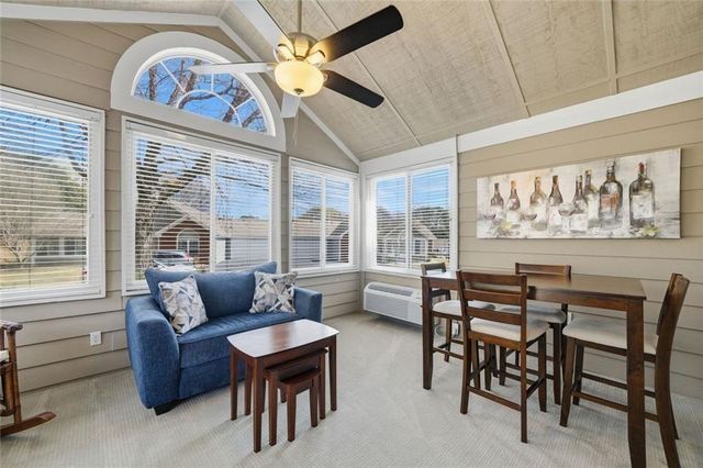 2132 Carefree Circle 10, Marietta, GA 30062