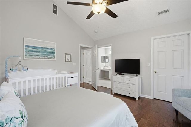 2132 Carefree Circle 10, Marietta, GA 30062