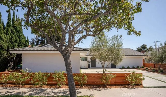 1133 El Camino, Costa Mesa, CA 92626