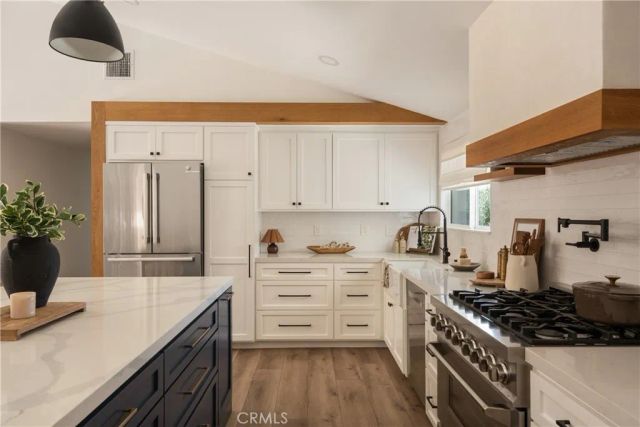 1133 El Camino, Costa Mesa, CA 92626