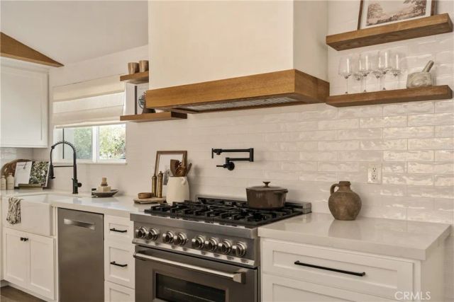 1133 El Camino, Costa Mesa, CA 92626