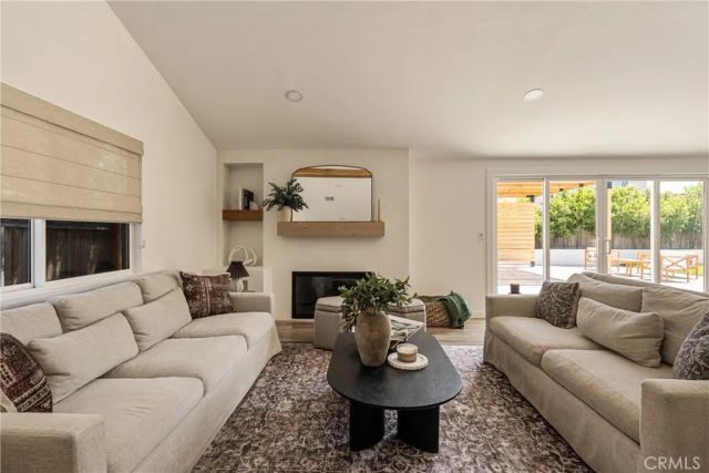 1133 El Camino, Costa Mesa, CA 92626