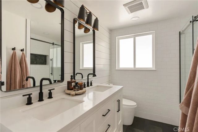 1133 El Camino, Costa Mesa, CA 92626