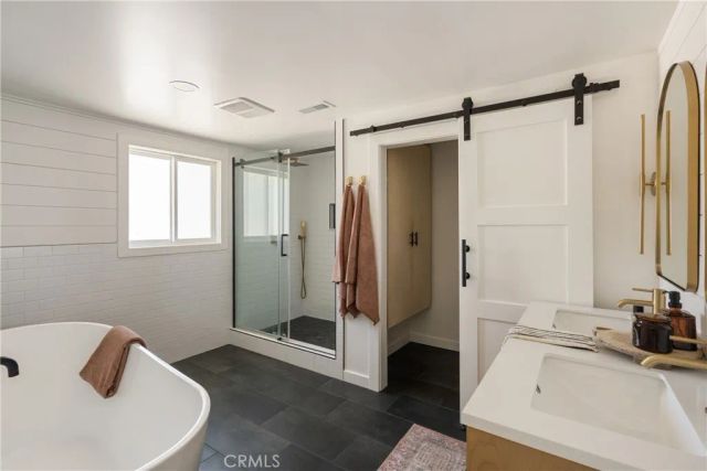 1133 El Camino, Costa Mesa, CA 92626