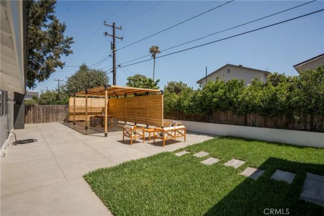 1133 El Camino, Costa Mesa, CA 92626