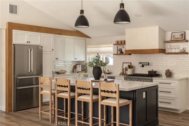 1133 El Camino, Costa Mesa, CA 92626
