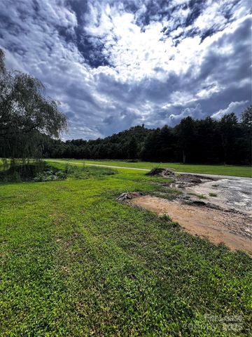 237 Q P Lane, Hendersonville, NC 28792