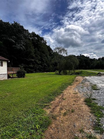 237 Q P Lane, Hendersonville, NC 28792