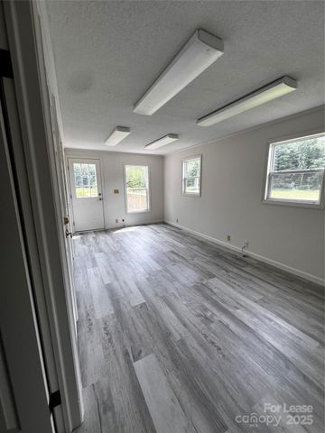 237 Q P Lane, Hendersonville, NC 28792