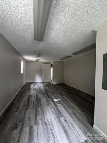 237 Q P Lane, Hendersonville, NC 28792