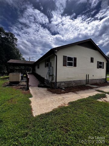 237 Q P Lane, Hendersonville, NC 28792
