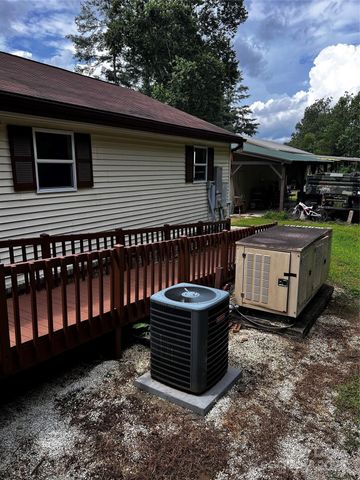 237 Q P Lane, Hendersonville, NC 28792