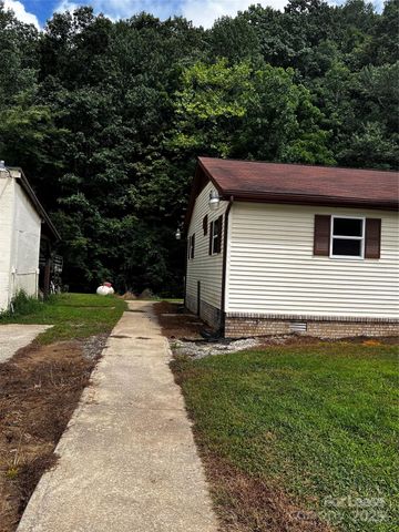 237 Q P Lane, Hendersonville, NC 28792