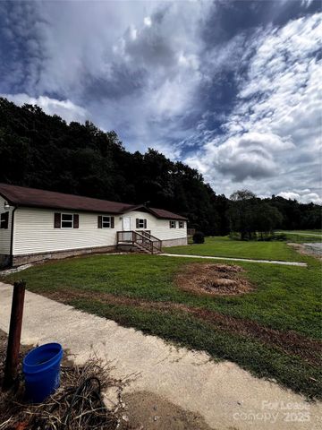 237 Q P Lane, Hendersonville, NC 28792