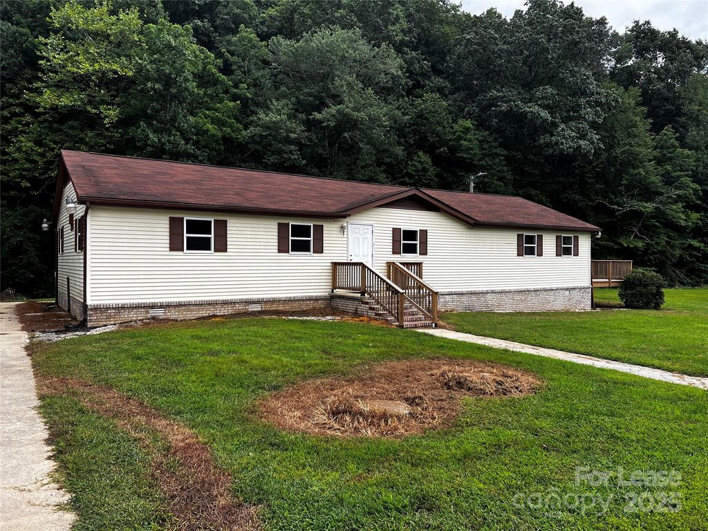 237 Q P Lane, Hendersonville, NC 28792