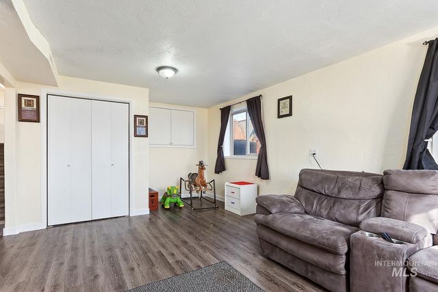 717 Cedar Ave, Lewiston, ID 83501