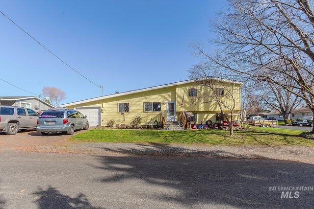 717 Cedar Ave, Lewiston, ID 83501