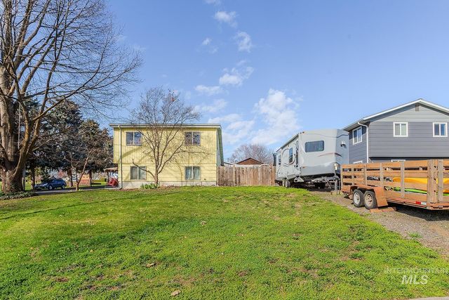 717 Cedar Ave, Lewiston, ID 83501