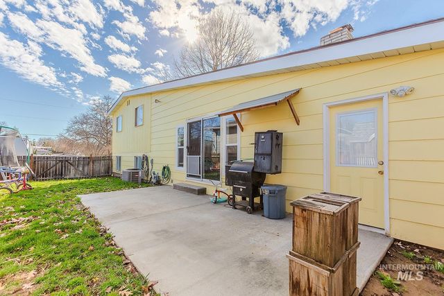 717 Cedar Ave, Lewiston, ID 83501