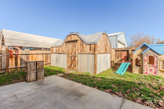 717 Cedar Ave, Lewiston, ID 83501
