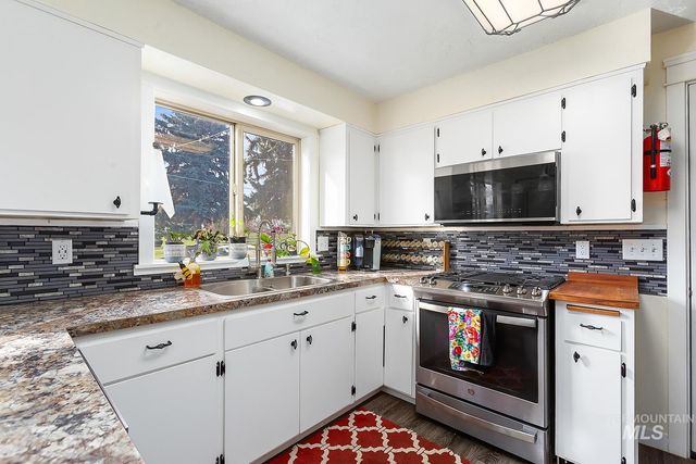 717 Cedar Ave, Lewiston, ID 83501