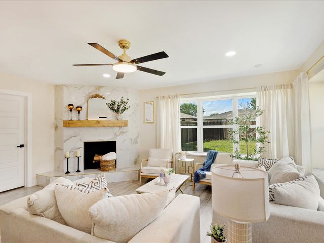 825 Cherry Hills Drive, Lancaster, TX 75134