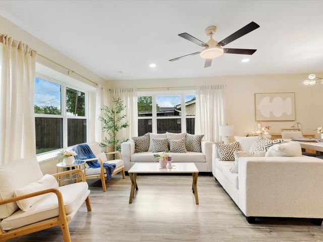 825 Cherry Hills Drive, Lancaster, TX 75134