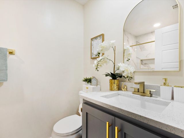 825 Cherry Hills Drive, Lancaster, TX 75134