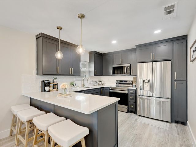 825 Cherry Hills Drive, Lancaster, TX 75134