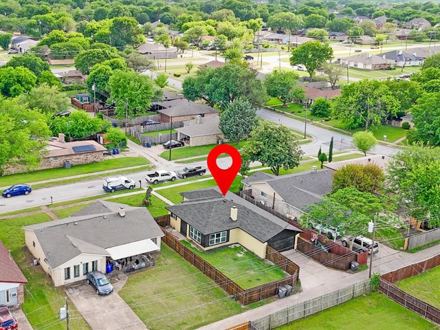 825 Cherry Hills Drive, Lancaster, TX 75134